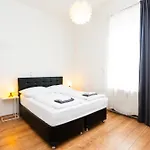 110 Messe Casablanca 2-4 Pers 42 M2 *