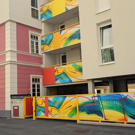 110 Messe Casablanca 2-4 Pers 42 M2 Klagenfurt am Woerthersee