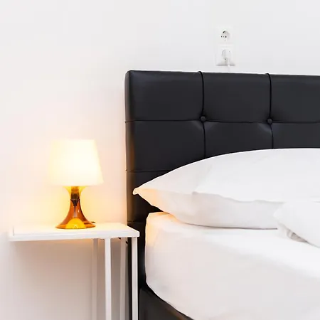 110 Messe Casablanca 2-4 Pers 42 M2 * Klagenfurt am Woerthersee