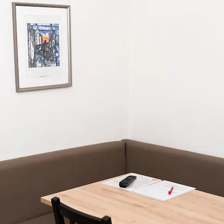 110 Messe Casablanca 2-4 Pers 42 M2 Klagenfurt am Woerthersee