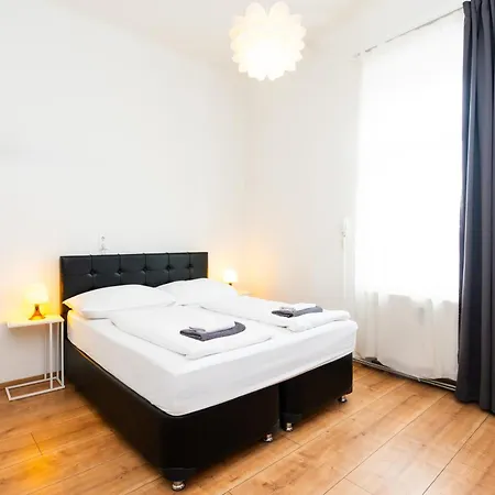 110 Messe Casablanca 2-4 Pers 42 M2 *